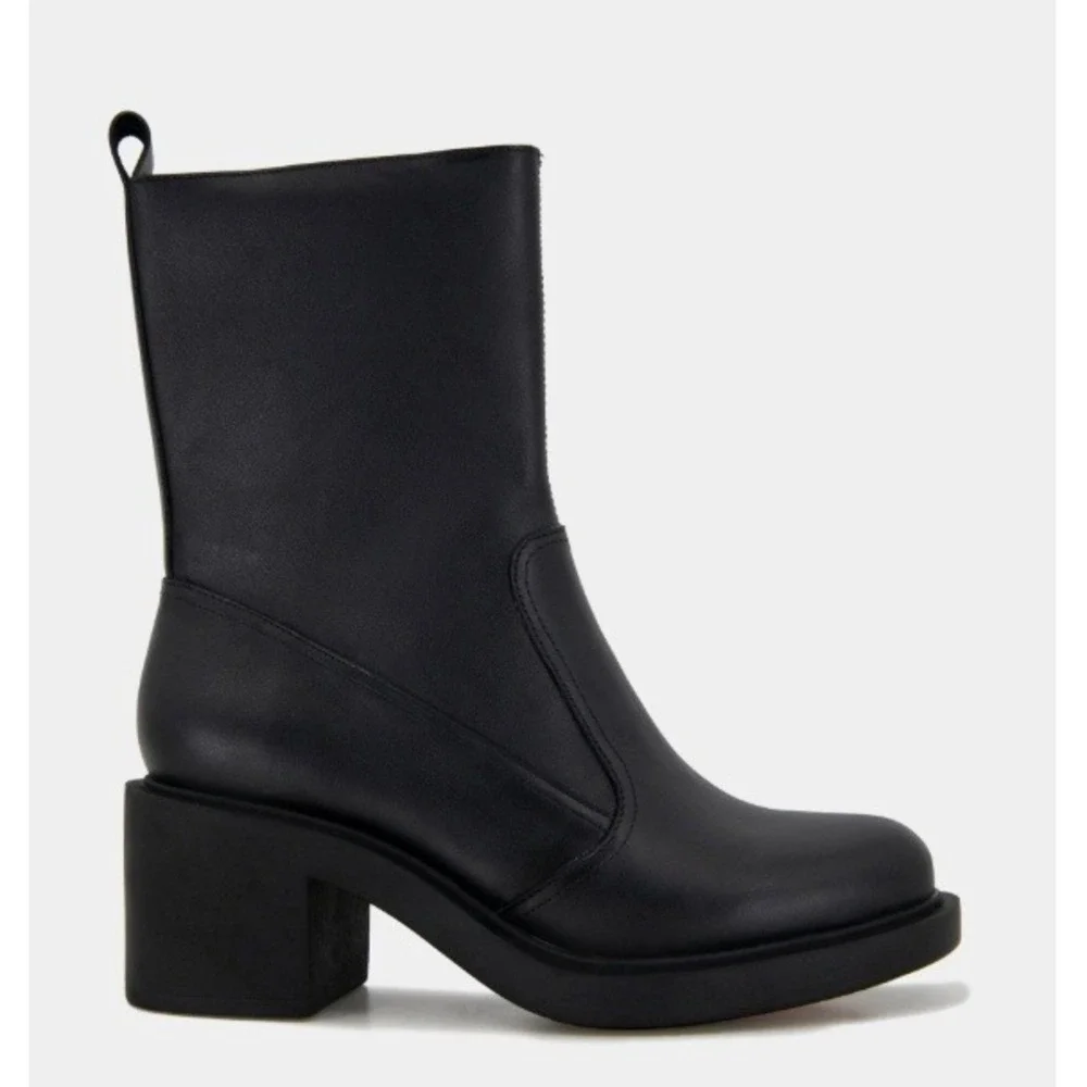 André Assous Black Soft Leather Chunky Heel High Ankle Boots Size 8M Booties NEW